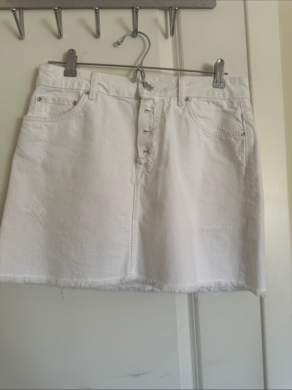 Zara White Button-Front Denim Mini Skirt with Frayed Hem